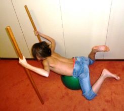 Praxis für Physiotherapie Renate Groß, Kinder erfinden Übungen